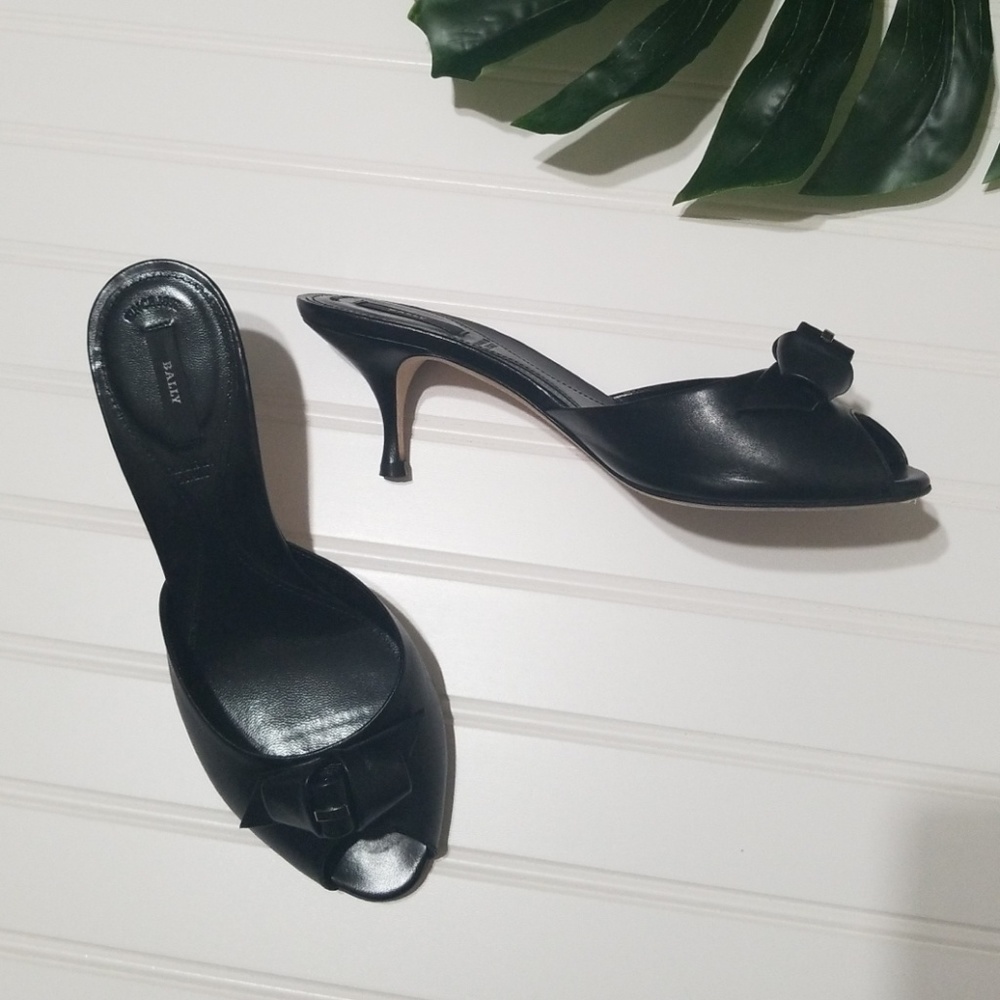 Bally leather kitten heel bow open toe 6.5